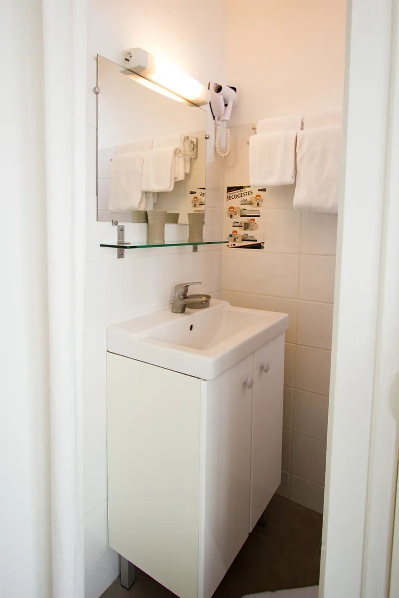 Hotel Casa Cosy Chambre Familiale Confort 9 salle d'eau